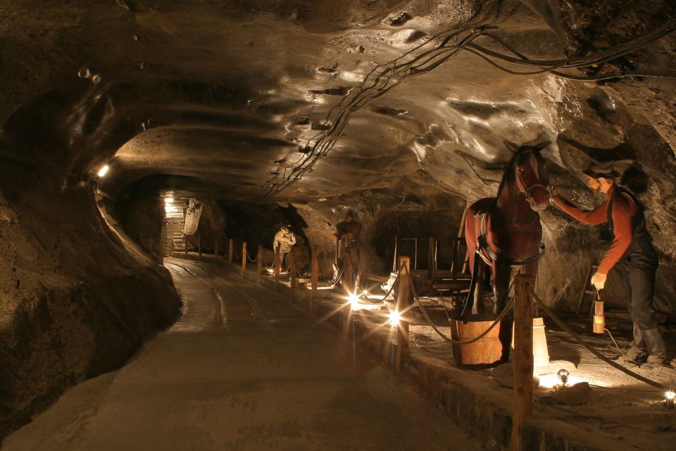 Krakow: River Cruise and Wieliczka Salt Mine Group Tour - Meeting Point