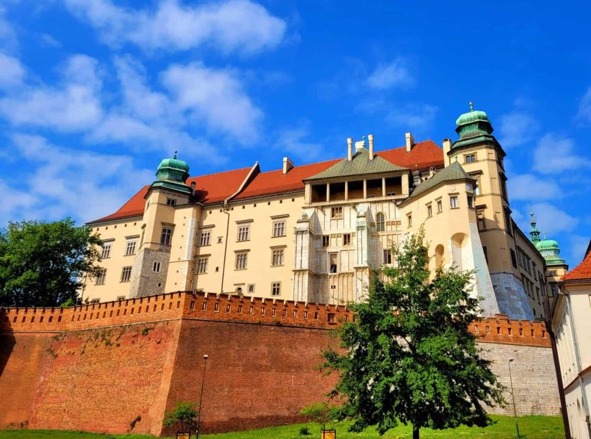 Krakow: Wawel Castle Crown Treasury Tour With Guide - Included Features