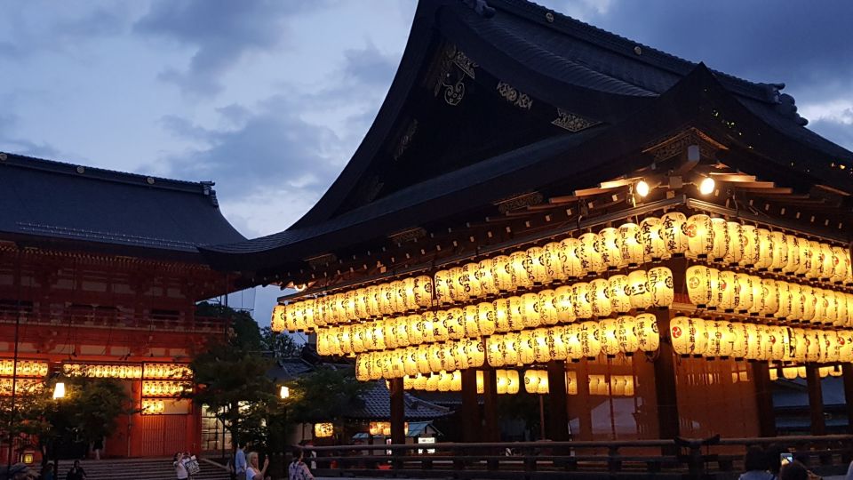 Kyoto: All-Inclusive 3-Hour Food and Culture Tour in Gion - Knowledgeable Tour Guides