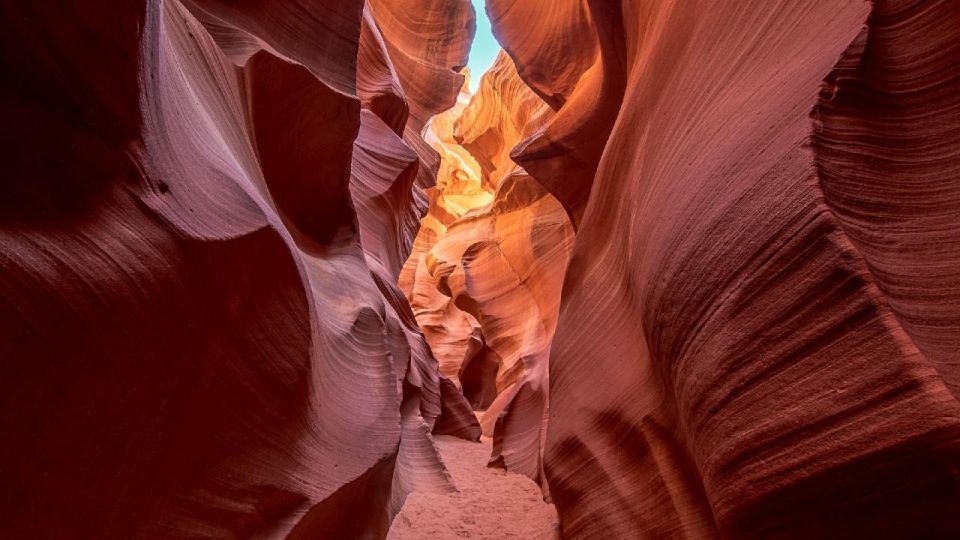 Las Vegas: Antelope Canyon & Horseshoe Bend Private Tour - Upper Antelope Canyon