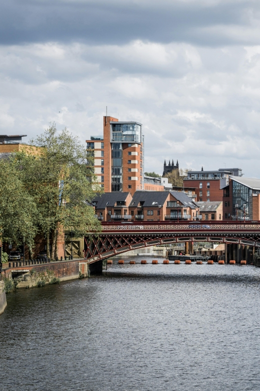 Leeds: Wagonways & Rails Treasure Hunt With Pub Stops - Solving Engaging Challenges