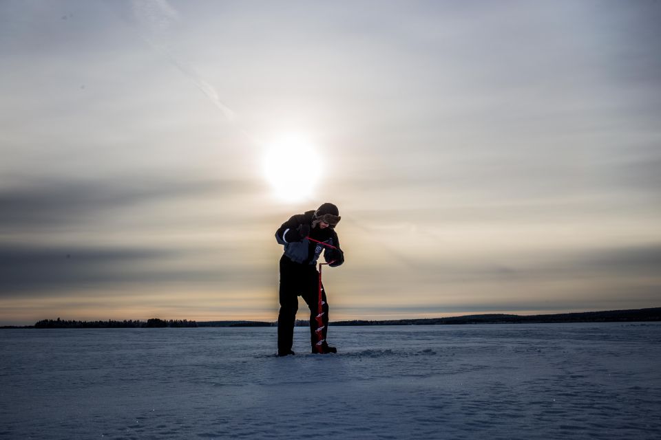 Levi: Ice Fishing on a Frozen Lake - Location and Transportation