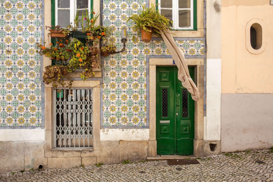 Lisbon: Capture the Most Photogenic Spots With a Local - Exploring Hidden Gems