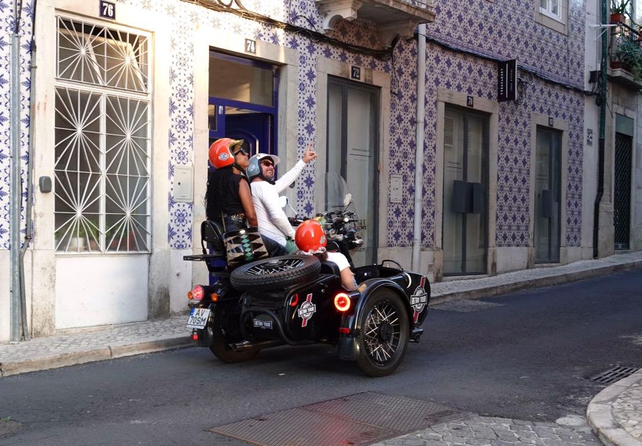 Lisbon: Private Sidecar Tour 3h30 - Inclusions