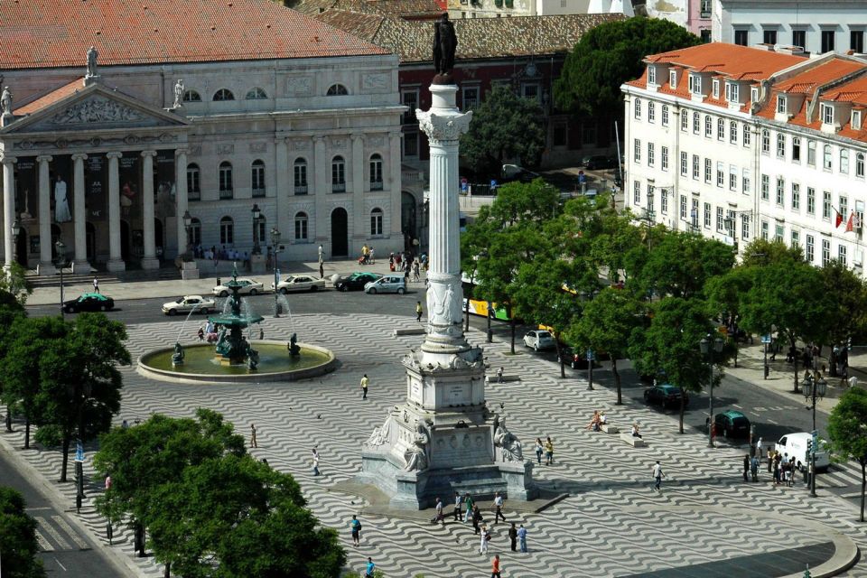 Lisbon: Private Sightseeing Tour in a Vintage Tuk Tuk - Visit Iconic Landmarks