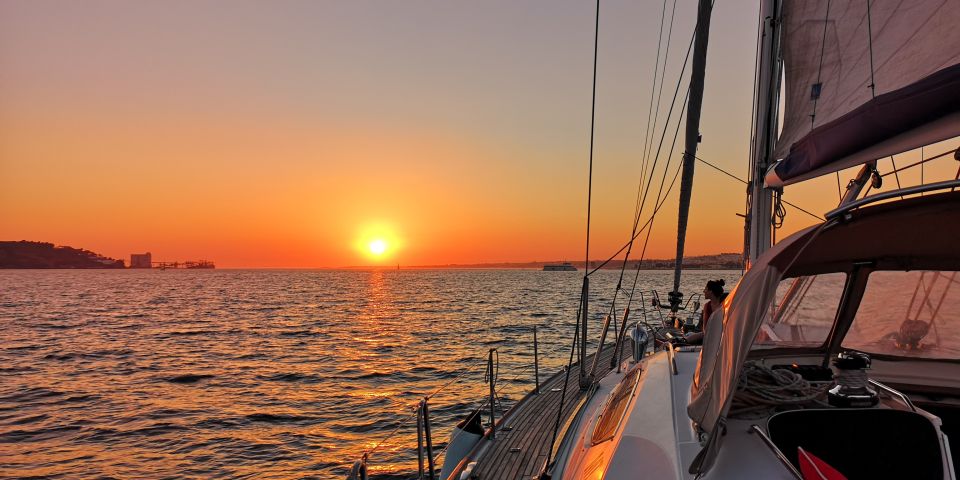 Lisbon: Private Yacht Tour Along Coast and Sunset Views - Sunset Views and Appetizers