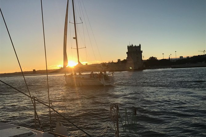 Lisbon River Sunset Sailing Cruise - Group Size and Transportation