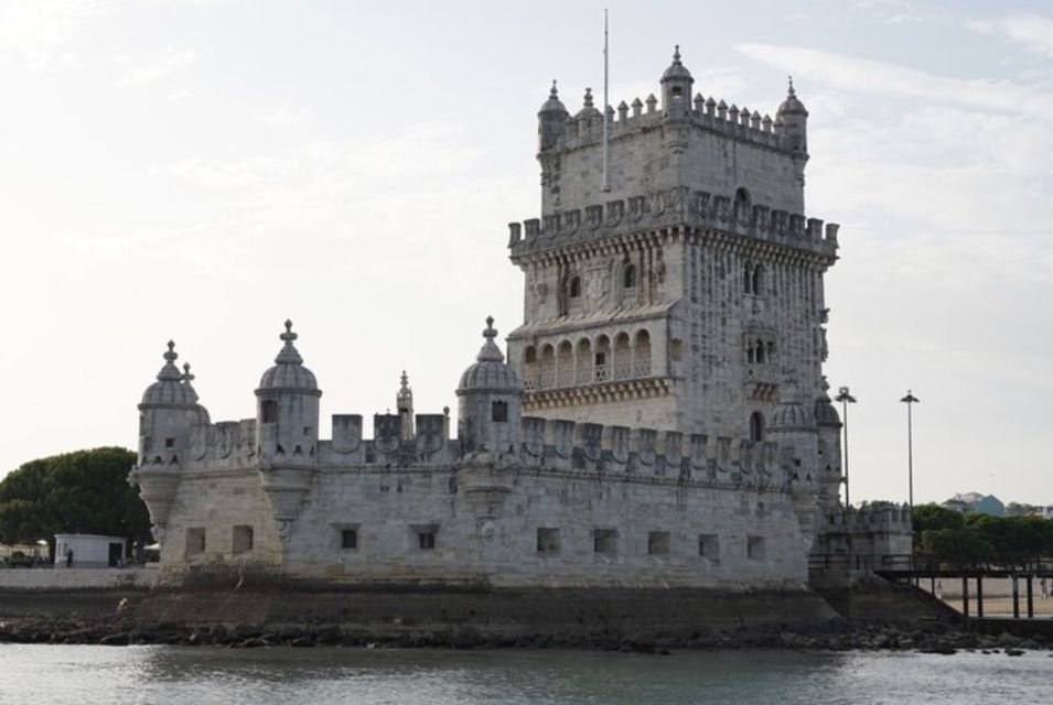 Lisbon Sailboat Ride in Tagus River With Private Transfer - Complimentary Refreshments