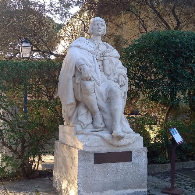 Lisbon: São Jorge Castle Skip-The-Line Entry With Audioguide - Accessibility and Meeting Point