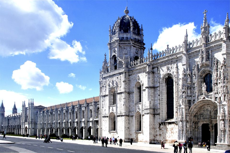 Lisbon & Sintra: Full-Day Supersaver Private Tour - Travel to Cascais