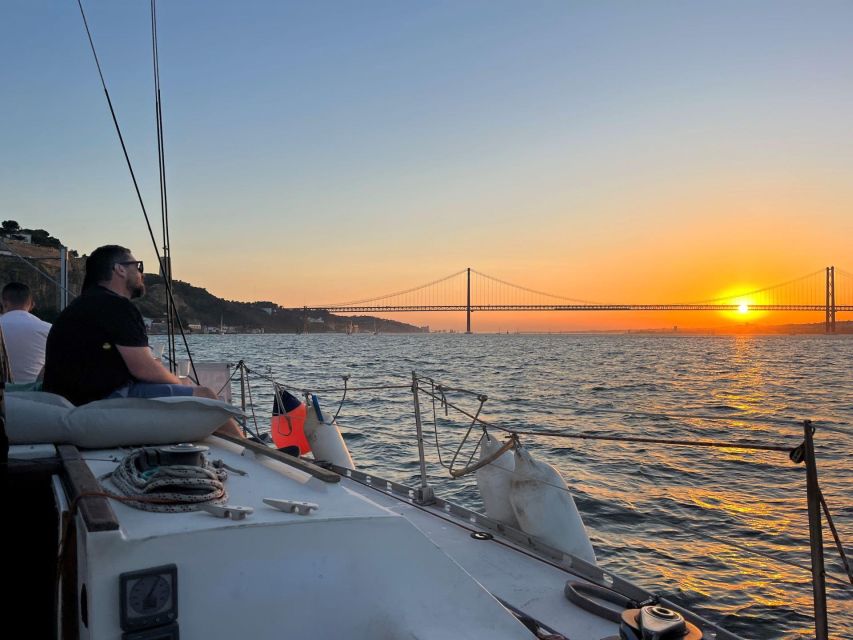 Lisbon Sunset Sensations 2h Cruise - Included Amenities