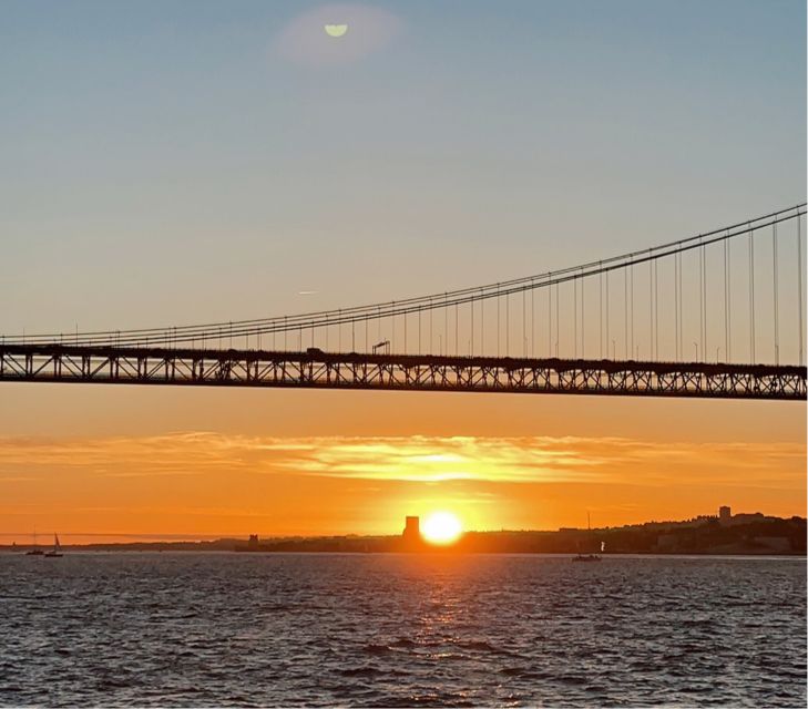 Lisbon: Sunset Tagus River Cruise With Welcome Drink - Important Information