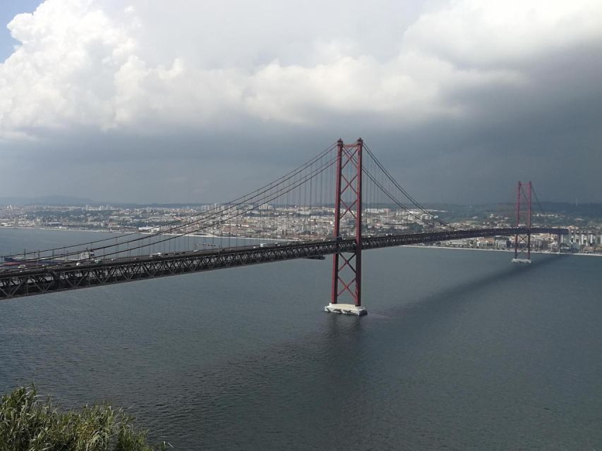 Lisbon: Tile Museum, Bridges, and Tile Workshop Private Tour - Tile Craftsmanship in Azeitão