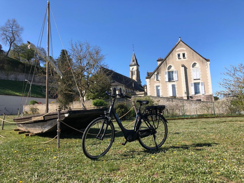 Loire Castles With Electric Bicycle - Rider Safety