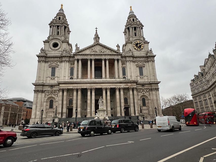 London: City Highlights Guided Walking Tour - Westminster Abbey and Trafalgar Square