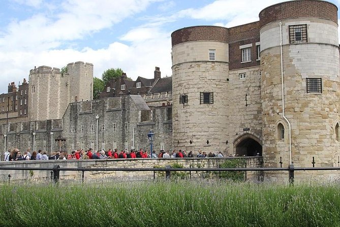 London Private Walking Tour: The Tower of London and Tower Bridge - Visiting the Crown Jewels