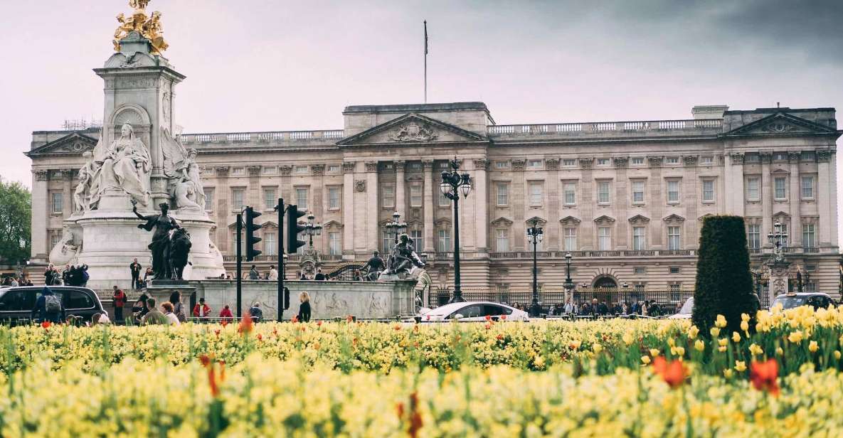 London, Westminser: Fun Mobile Phone Treasure Hunt to a Pub! - Discover Facts, Histories, and Stories