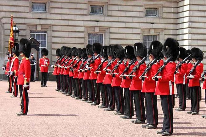 Londons Amazing Palaces & Parliament : Private Tour - Accessibility and Participation