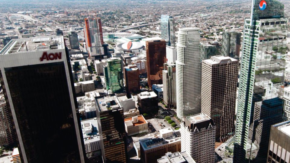 Los Angeles: Downtown Landing Helicopter Tour - Sparkling Wine and Dessert