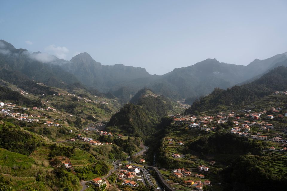 Madeira : East Side - Santana Highlights 4x4 Experience - Lunch at Restaurante Quinta Do Furão