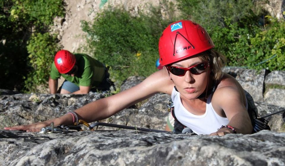 Madrid: 2-Hour Rock Climbing - Group Tour Experience