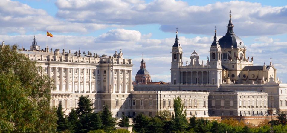 Madrid: Guided Visit to the Royal Palace - Meeting Point Details