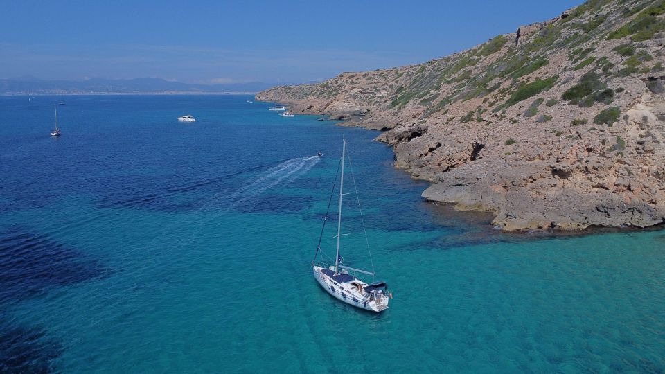 Mallorca: Cala Vella Boat Tour With Swiming, Food, & Drinks - Meeting Point and Important Information