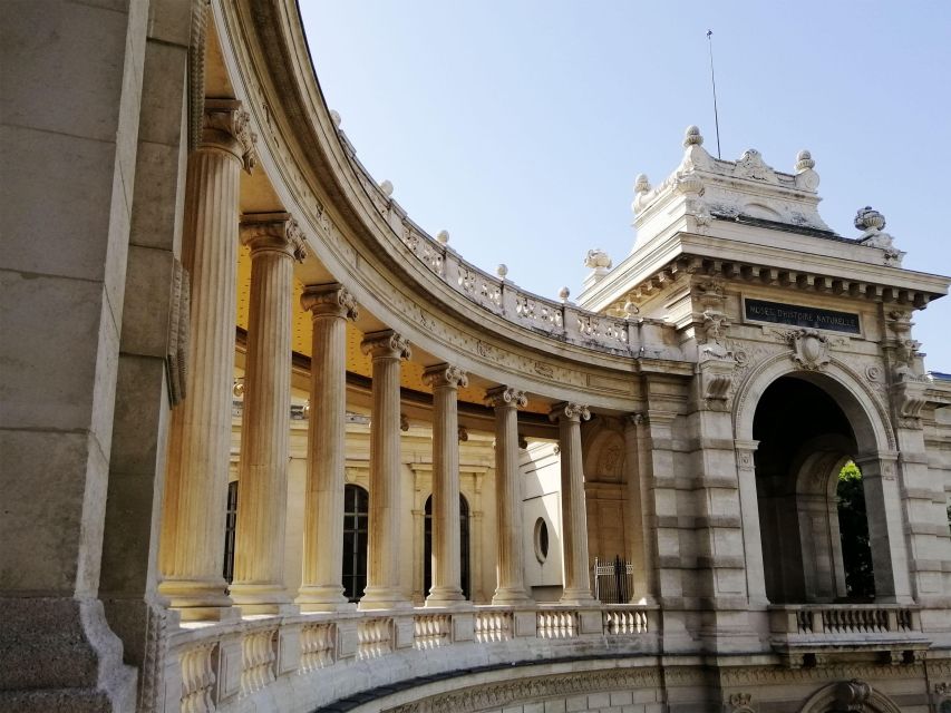 Marseille: Express Walk With a Local in 90 Minutes - Meeting the Knowledgeable Local Guide