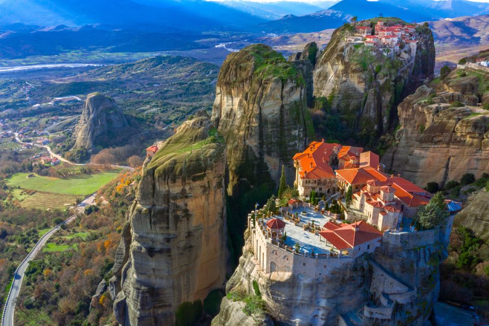 Meteora: Panoramic Morning Small Group Tour With Local Guide - Scenic Bus Journey and Photo Stops