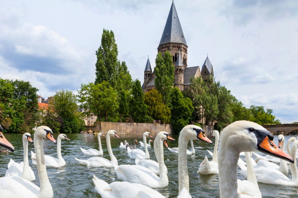 Metz: First Discovery Walk and Reading Walking Tour - Strolling Through Metzs Streets