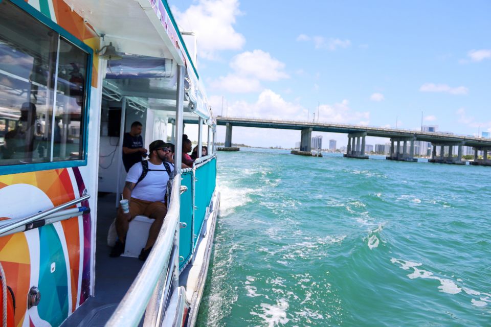 Miami: Biscayne Bay Celebrity Homes Sightseeing Cruise - Meeting Point and Logistics