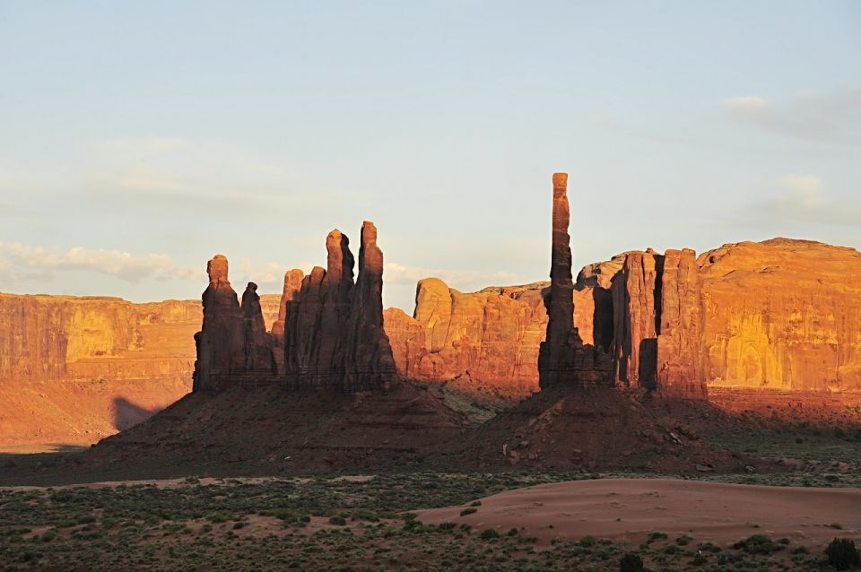 Monument Valley: Scenic 1.5-Hour Tour - Panoramic Views