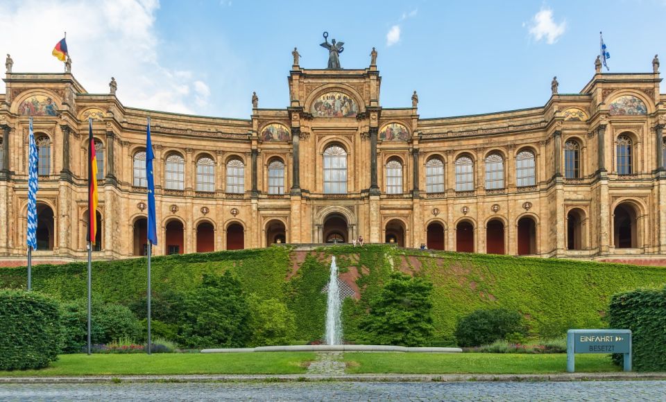 Munich: Highlights Private Bike Tour With Licensed Guide - Nature and Museum Sites