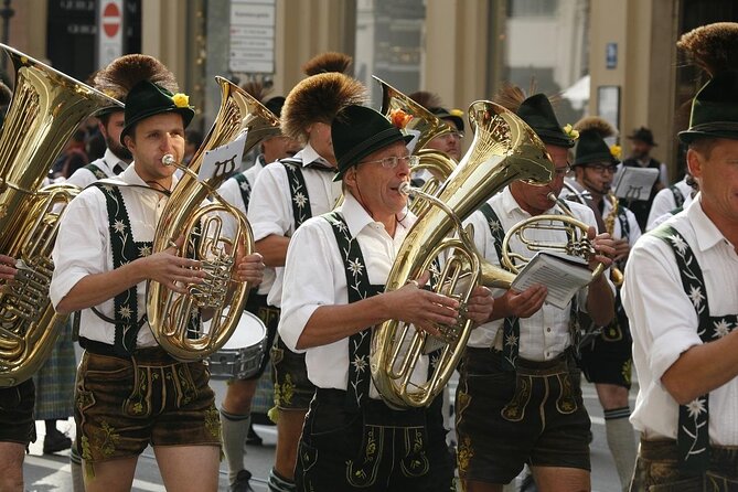 Munich: Oktoberfest Evening Table Reservation in the Large Beer Tent - Reviews Summary