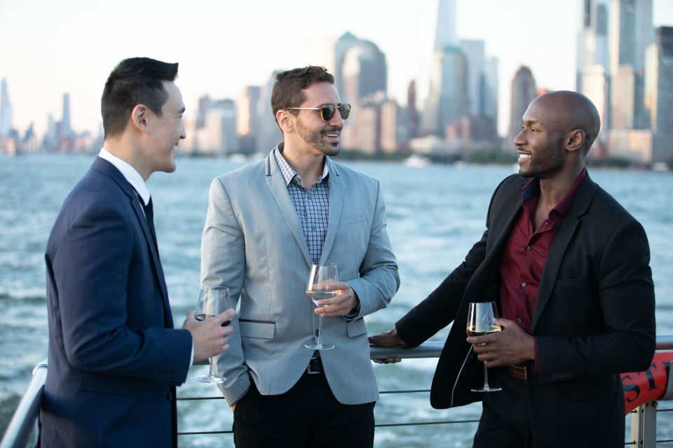 NYC: Thanksgiving Gourmet Lunch or Dinner Harbor Cruise - Sway to the Live Musical Entertainment