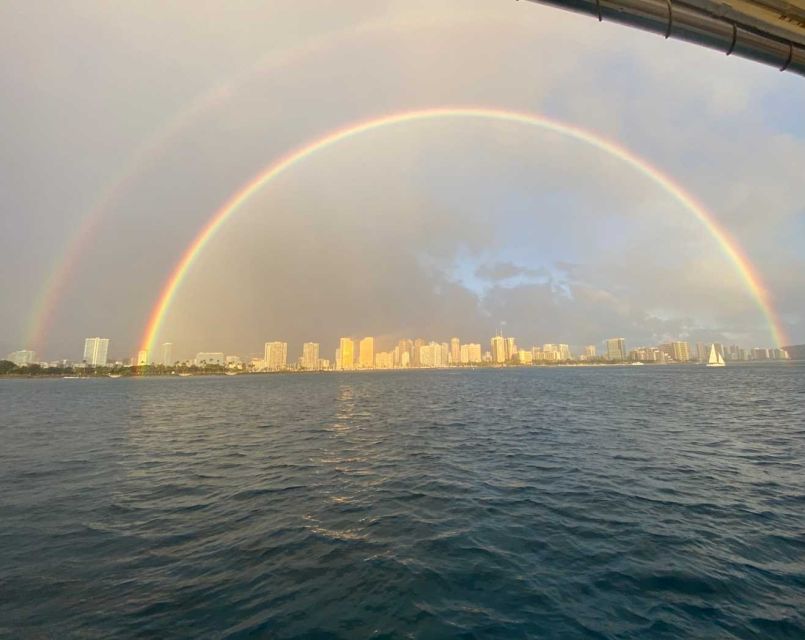 Oahu: Sunset Sailing in Small Intimate Groups - Inclusions and Amenities