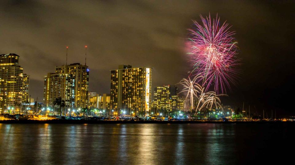 Oahu: Waikiki Friday Fireworks Cruise - Customer Reviews and Ratings