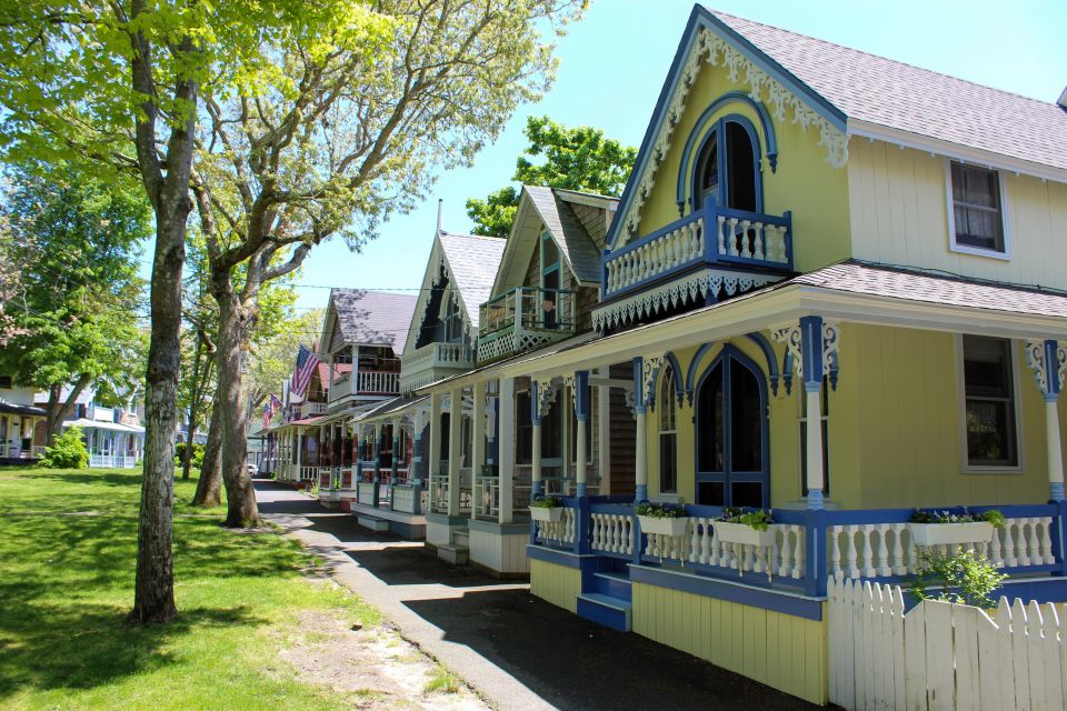 Oak Bluffs: Marthas Vineyard GPS Smartphone Audio Tour - History and Transformation of Oak Bluffs