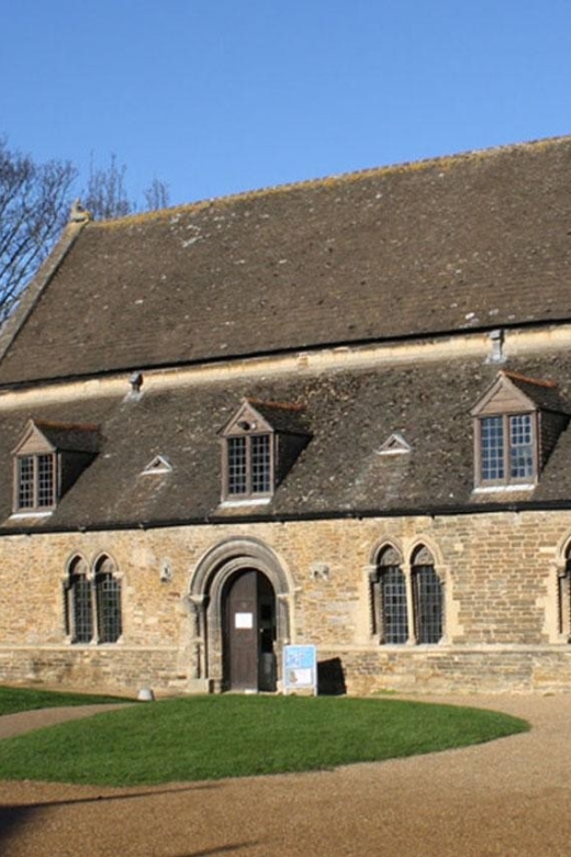 Oakham/Uppingham: Quirky Self-Guided Heritage Walks - Rutland - Englands Smallest County