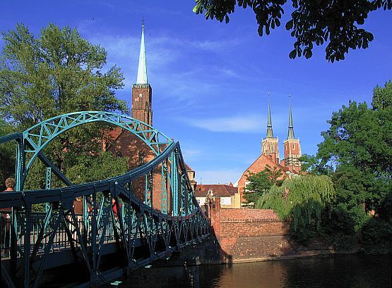 Oder River Cruise and Walking Tour of Wroclaw - Language and Group Information