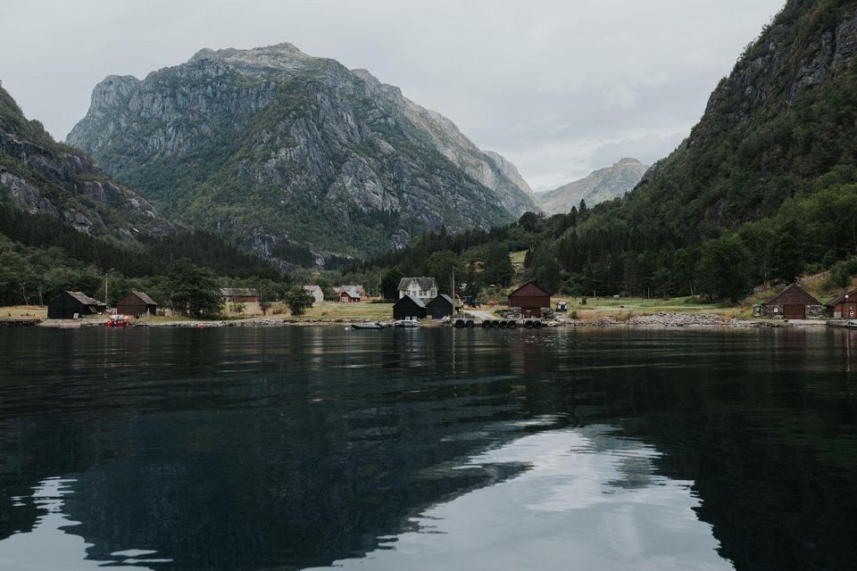 Oeystese: Exclusive Fyksesund Private RIB Fjord Safari - Exploring the Narrow Fyksesund