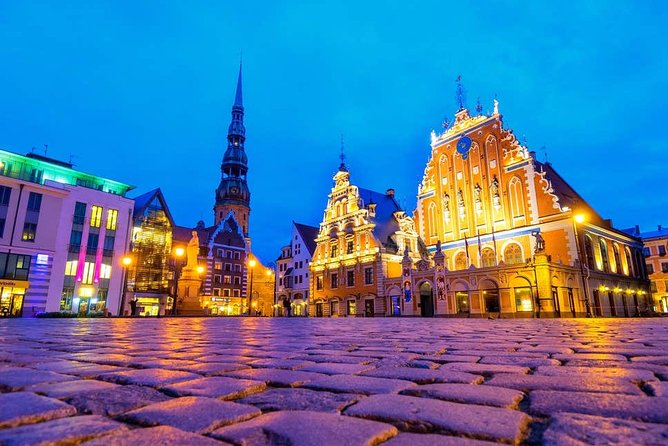 Old Town And Art Nouveau Walking Tour Of Riga - Visiting Key Attractions