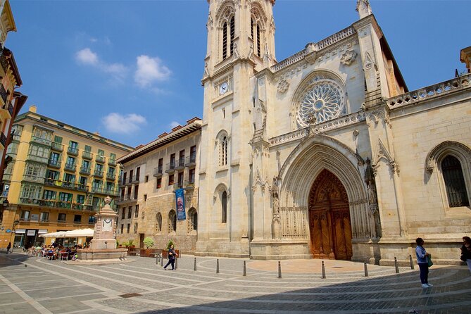 Old Town Bilbao Tour in Small Group - Architectural Marvels of the City