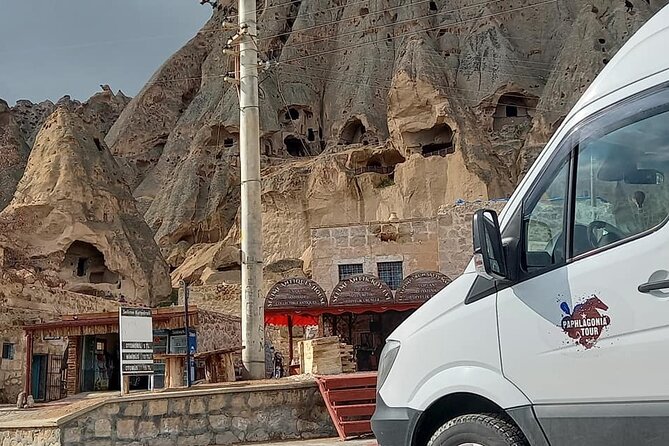 One-Way Transfer From Nevşehir Airport to Cappadocia Hotels - Traveler Capacity and Operator