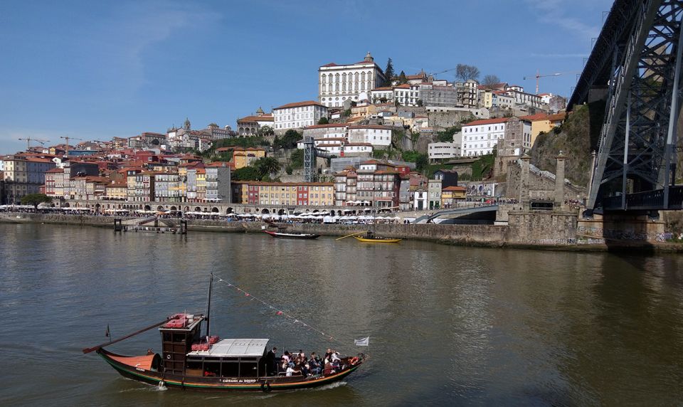 Oporto: Historical and Mythical Walking Tour - Captivating Stories