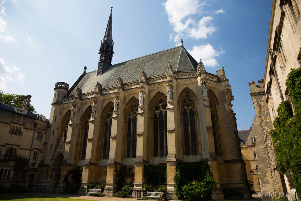 Oxford: Simply Oxford University Walking Tour - Accessibility