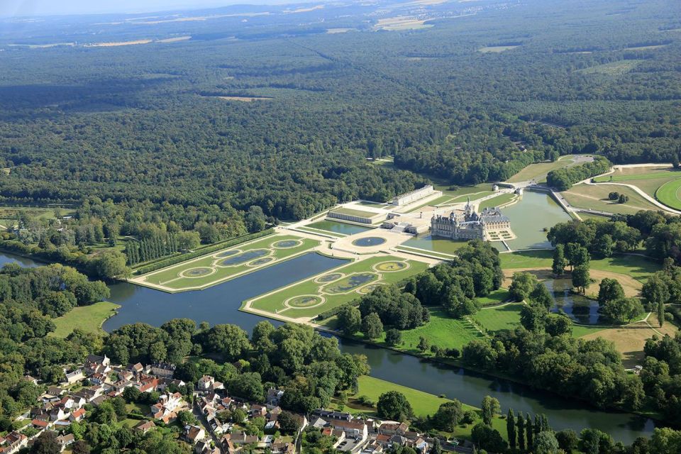 Paris: Chantilly Castle Private Transfer for 3 Persons - Royal Stables of Chantilly