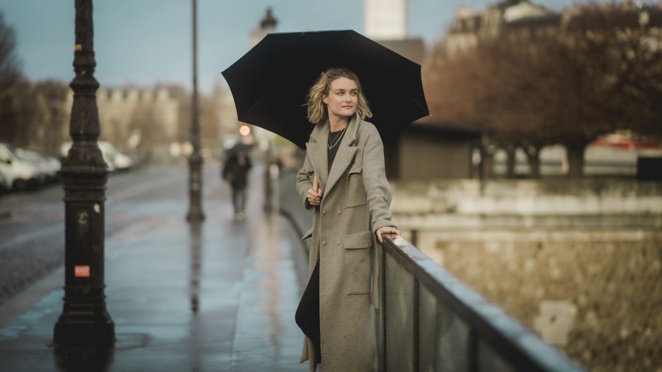 Paris: Cinematic and Fun Photoshoot With a Professional - Flexible Schedule and Personalized Advice