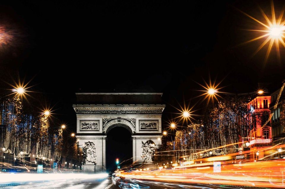 Paris: Magical Christmas Walk In-App Audio Tour in English - Festive Concert at La Madeleine