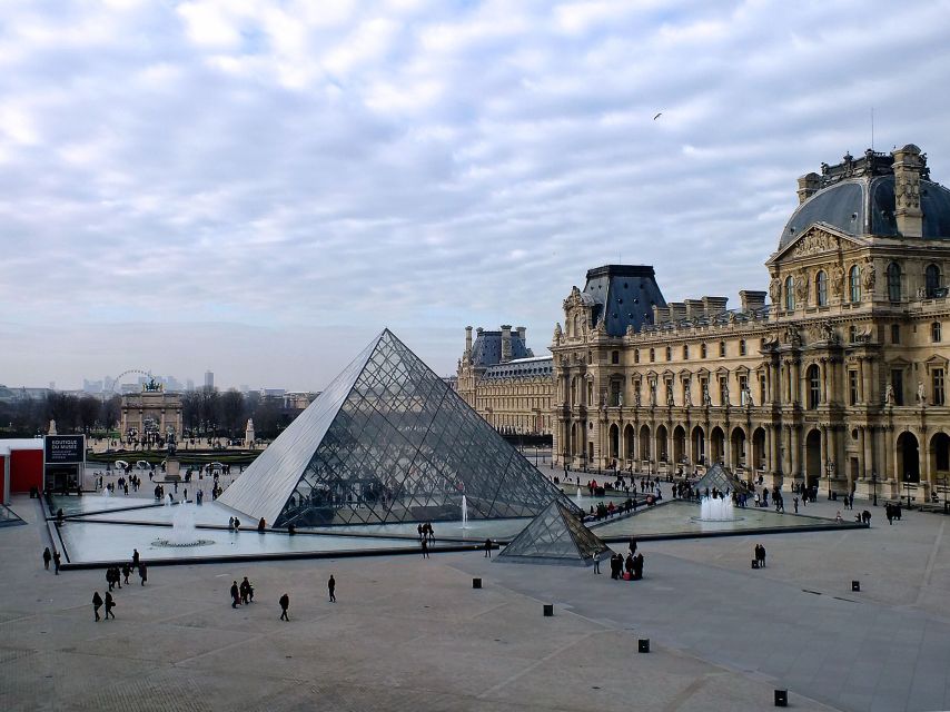 Paris: Movie Lover Walk With a Local - Mobility Considerations